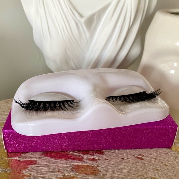 Luxe 3D Mink Lashes Fluffy Fake Eyelash Palm - Picture 3 of 4
